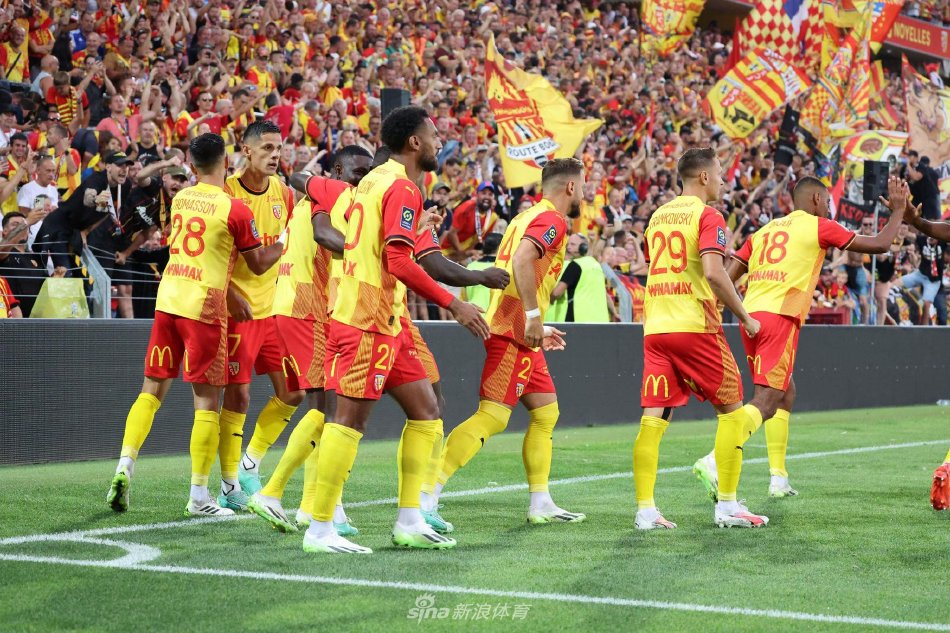 而鲍威尔也 而鲍威尔也